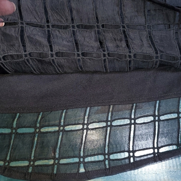 BLACK textured mini skirt NEW medium - Picture 3 of 6